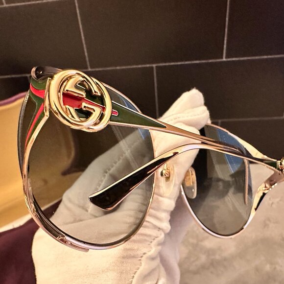 Gucci GG0225S XL | Gold/Green Red Stripe | Excellent Condition